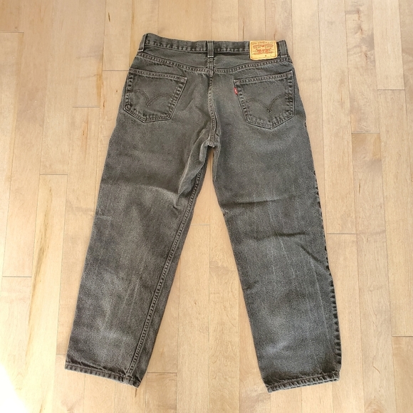 Black Levi's jeans -Relaxed fit 36/30 - Picture 2 of 9
